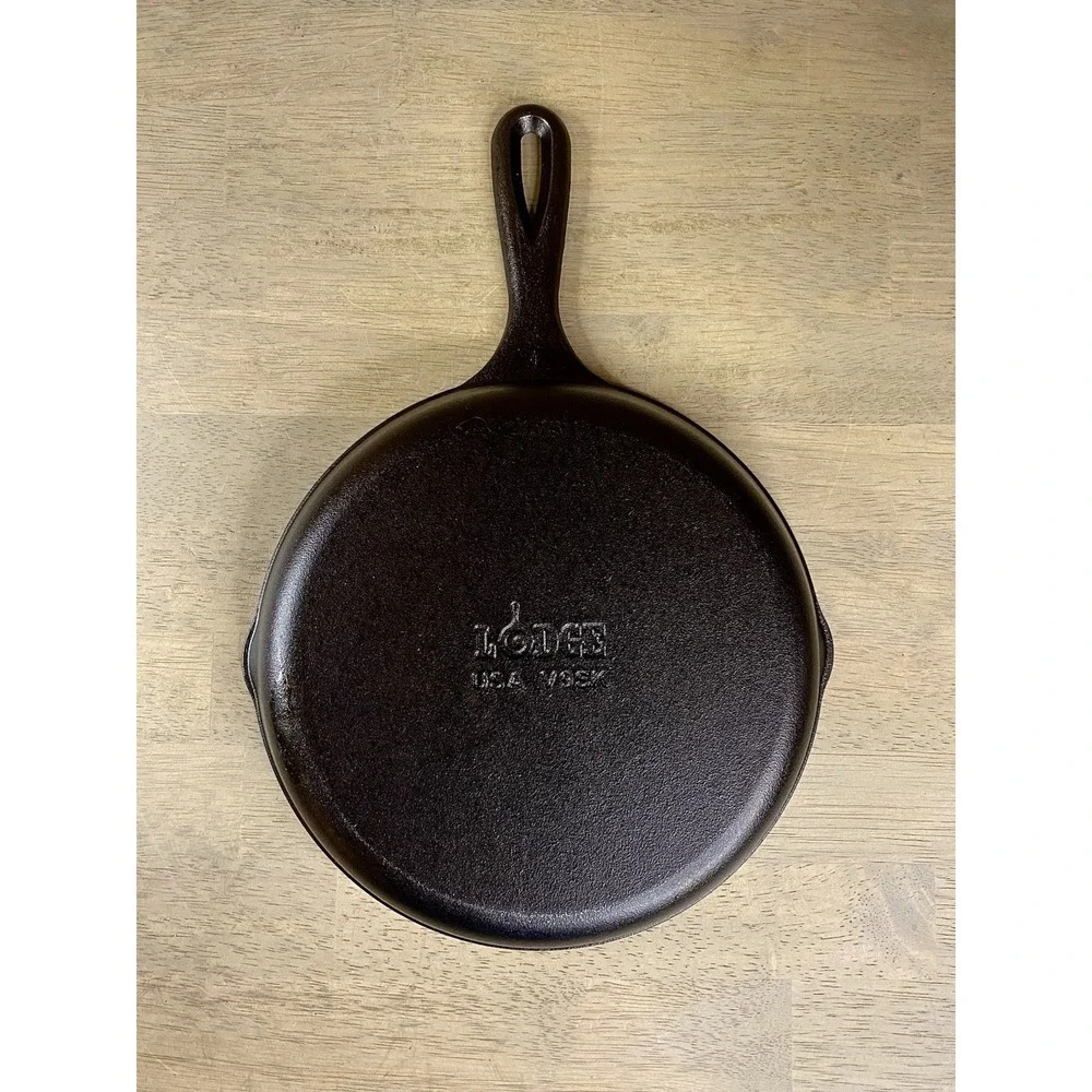Vintage LODGE Cast Iron Skillet - V9SK 9